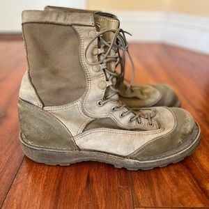 Tan USMC issued combat boots in a size 8 mens regular.